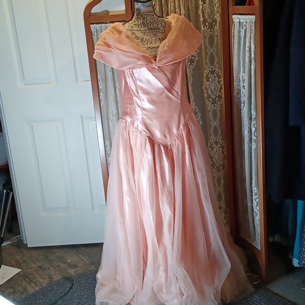 Women's Elegant Peach Evening Gown